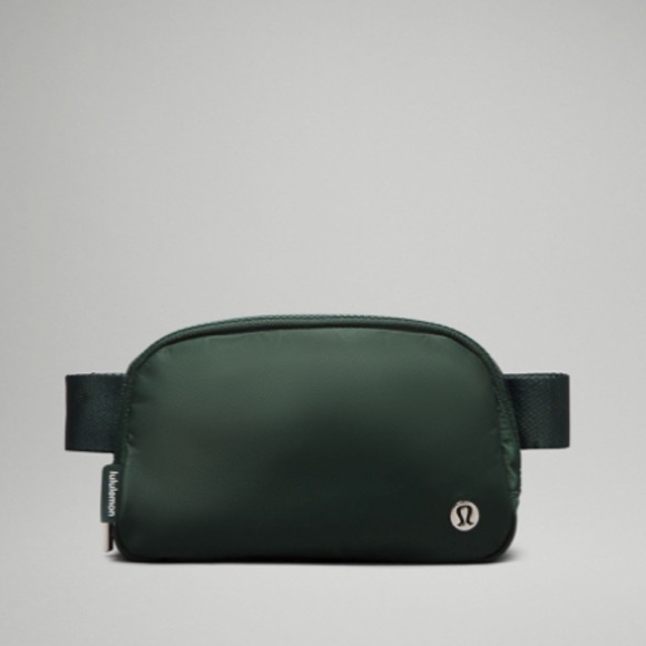 lululemon athletica Accessories - EUC Lululemon Legacy Green Everywhere Belt Bag 1L